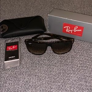Ray-Ban 4147 Boyfriend sunglasses